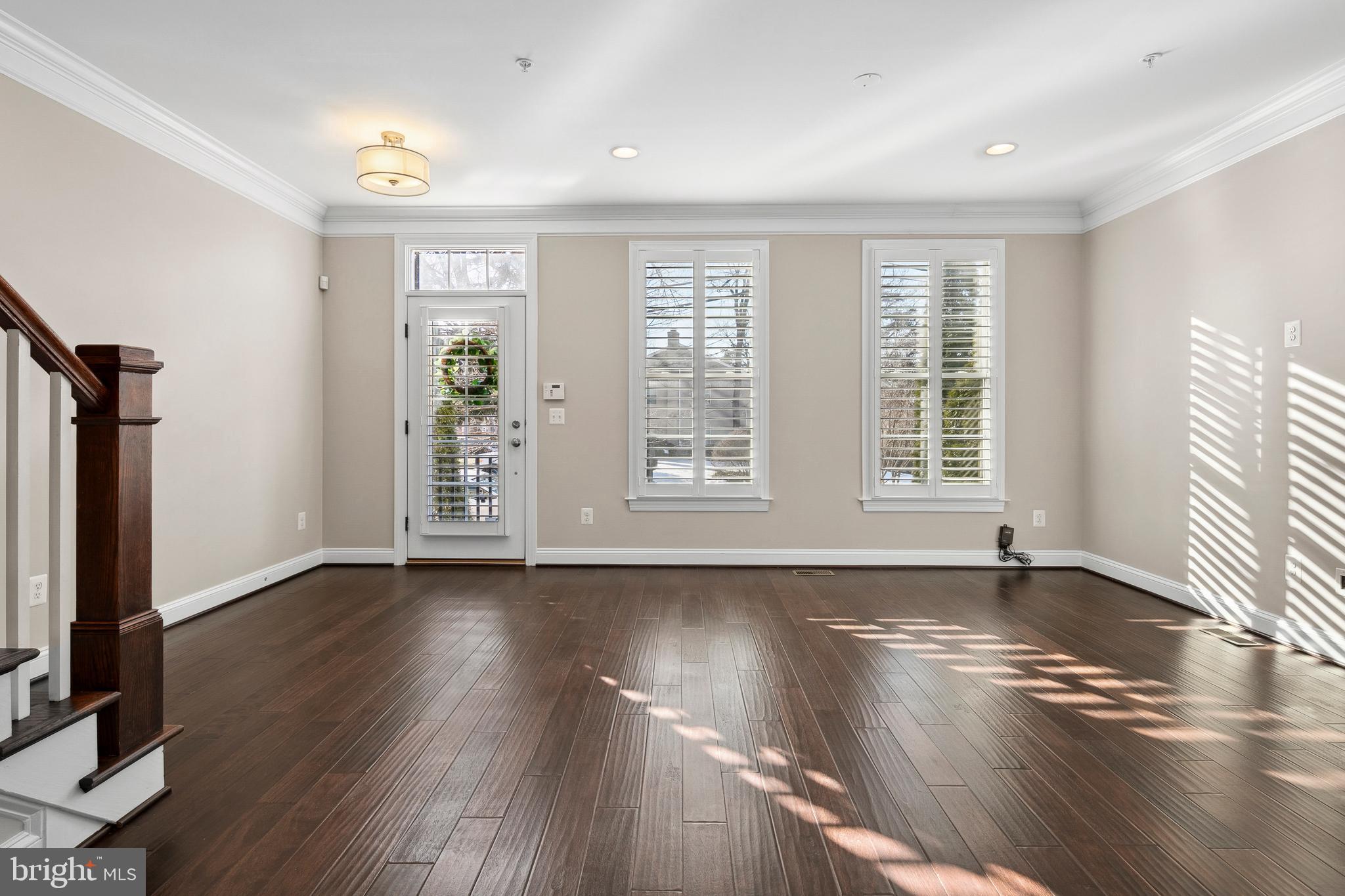 1035 N KENSINGTON STREET N