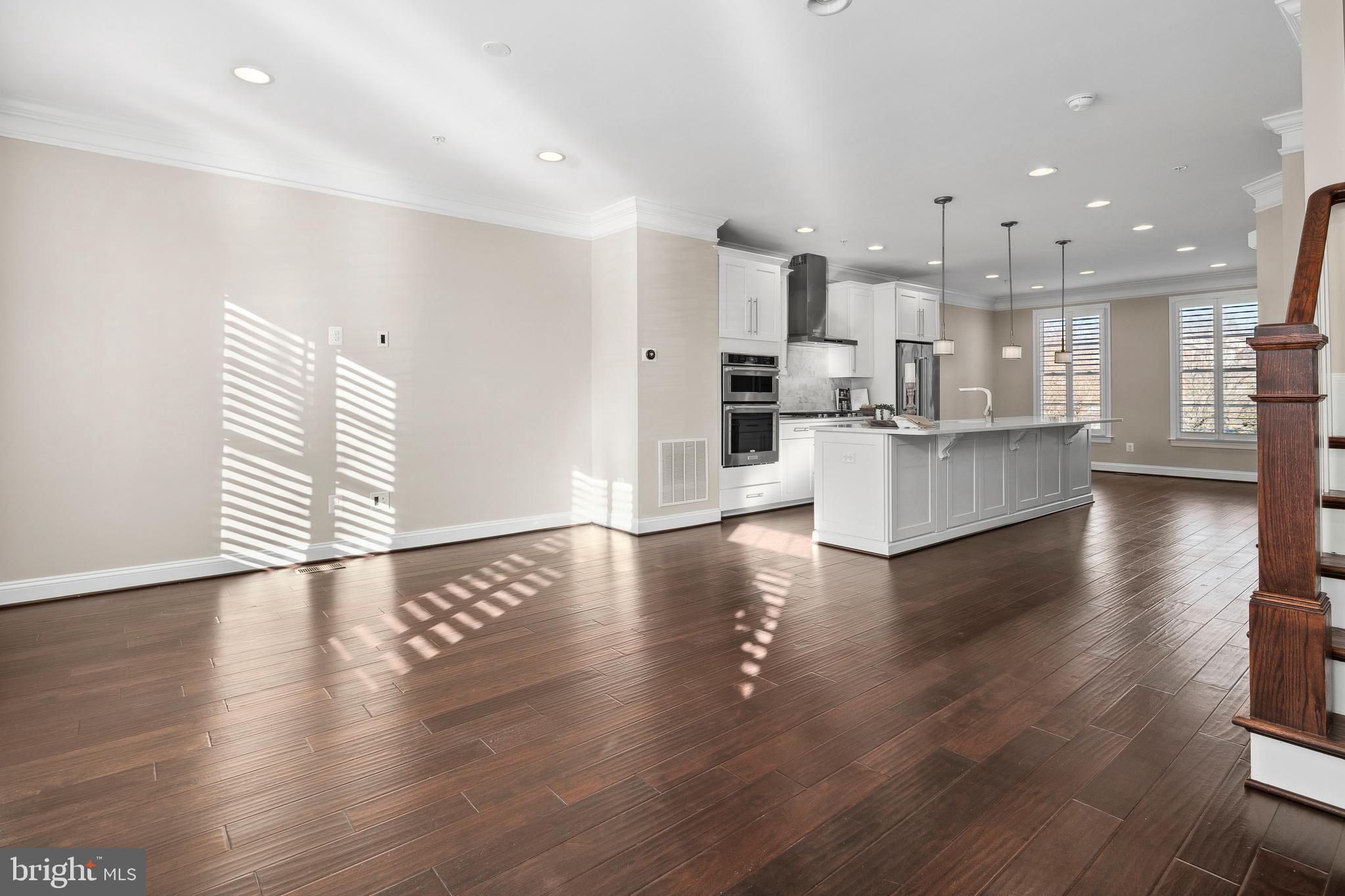 1035 N KENSINGTON STREET N