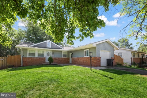 Photo of 1012 S Hoga Road, STERLING, VA 20164 (MLS # VALO2133372)