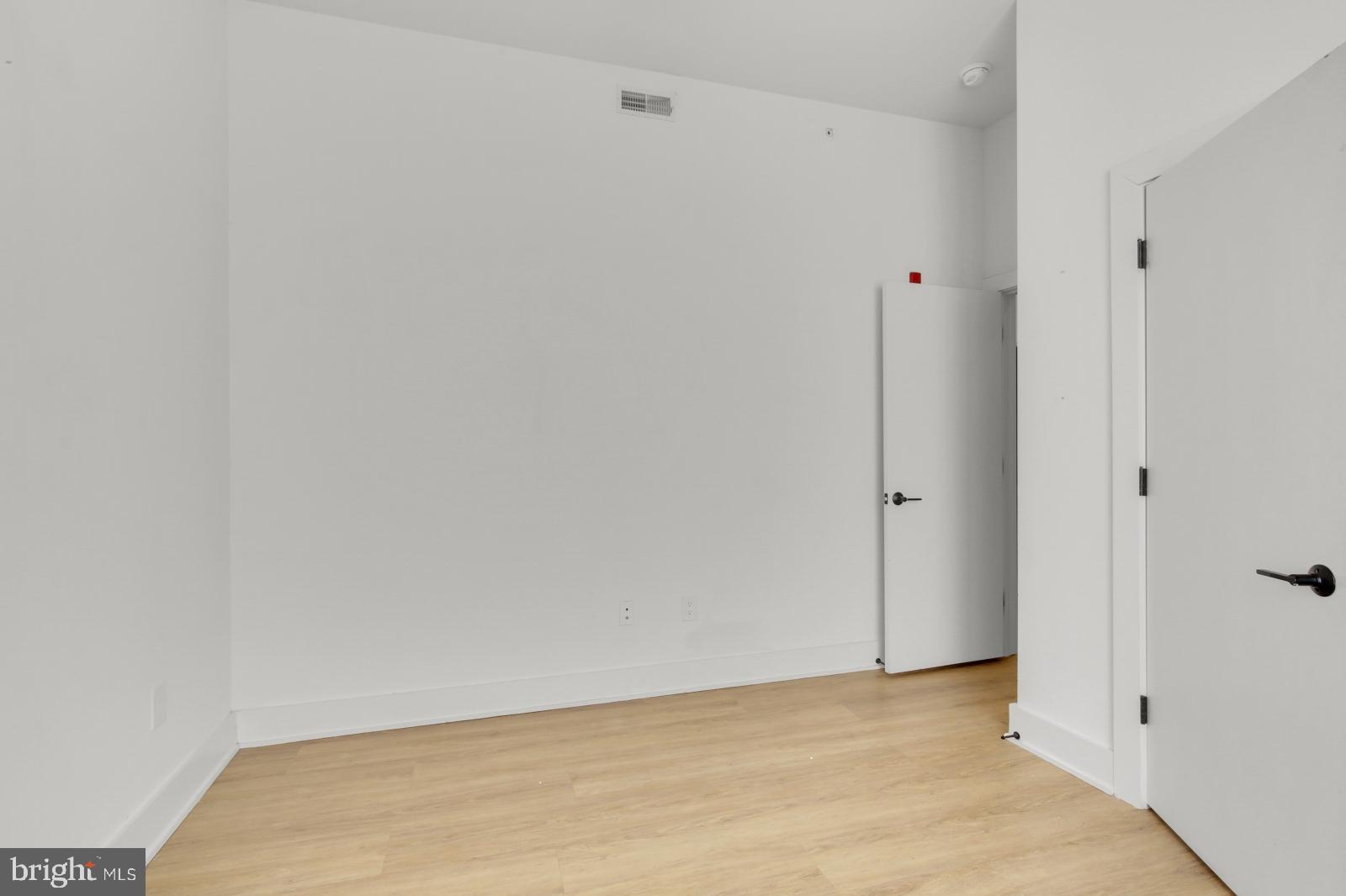 DICKINSON NARROWS - Residential Lease