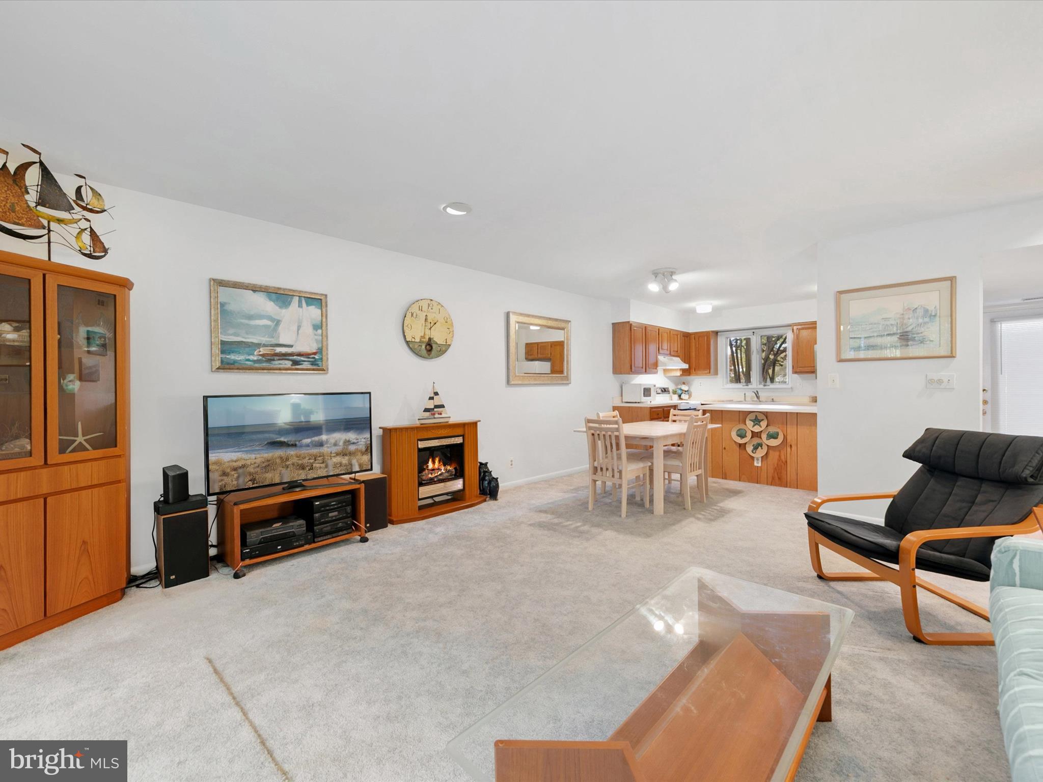 SEA COLONY WEST - Residential