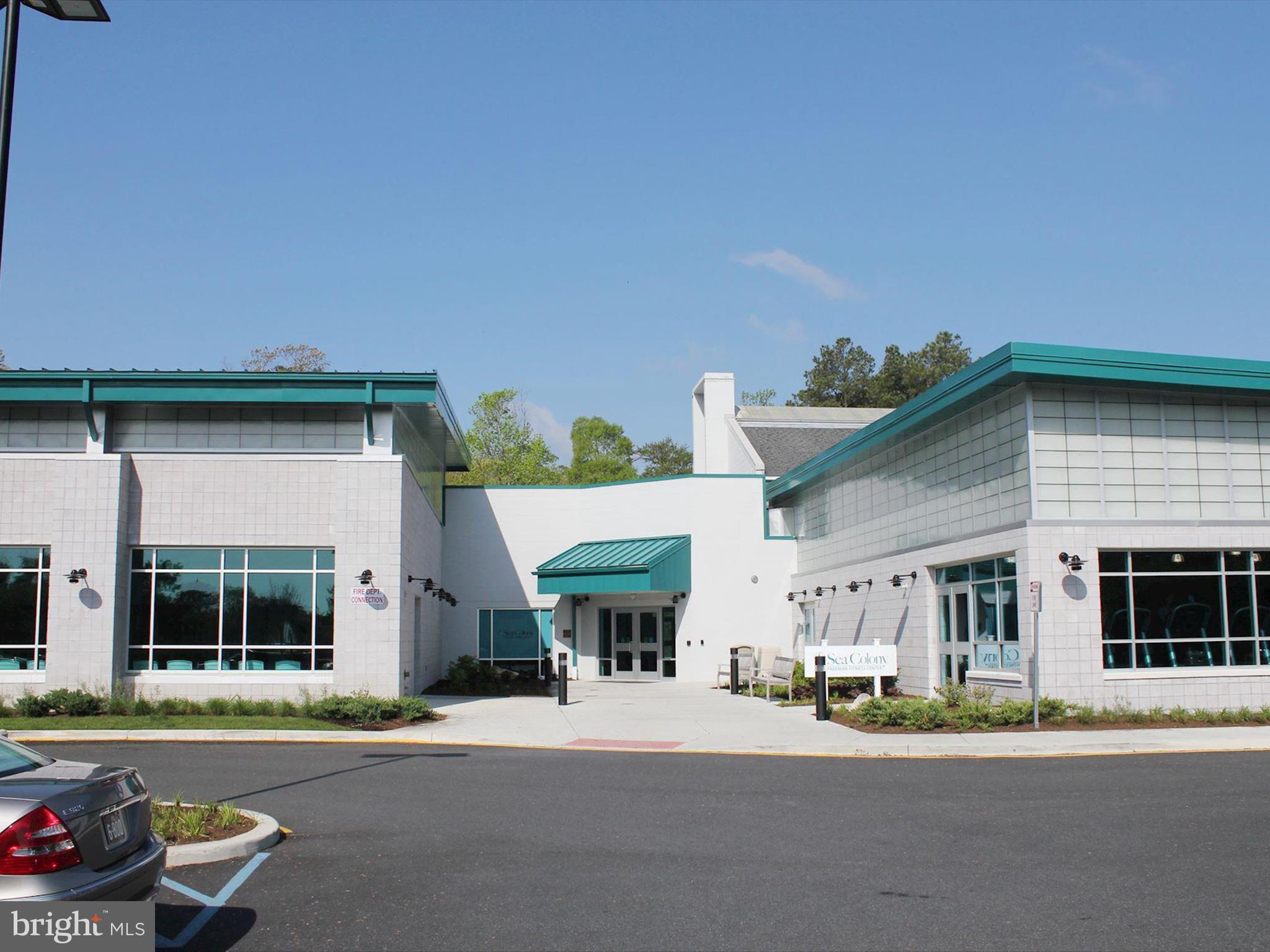 SEA COLONY WEST - Residential