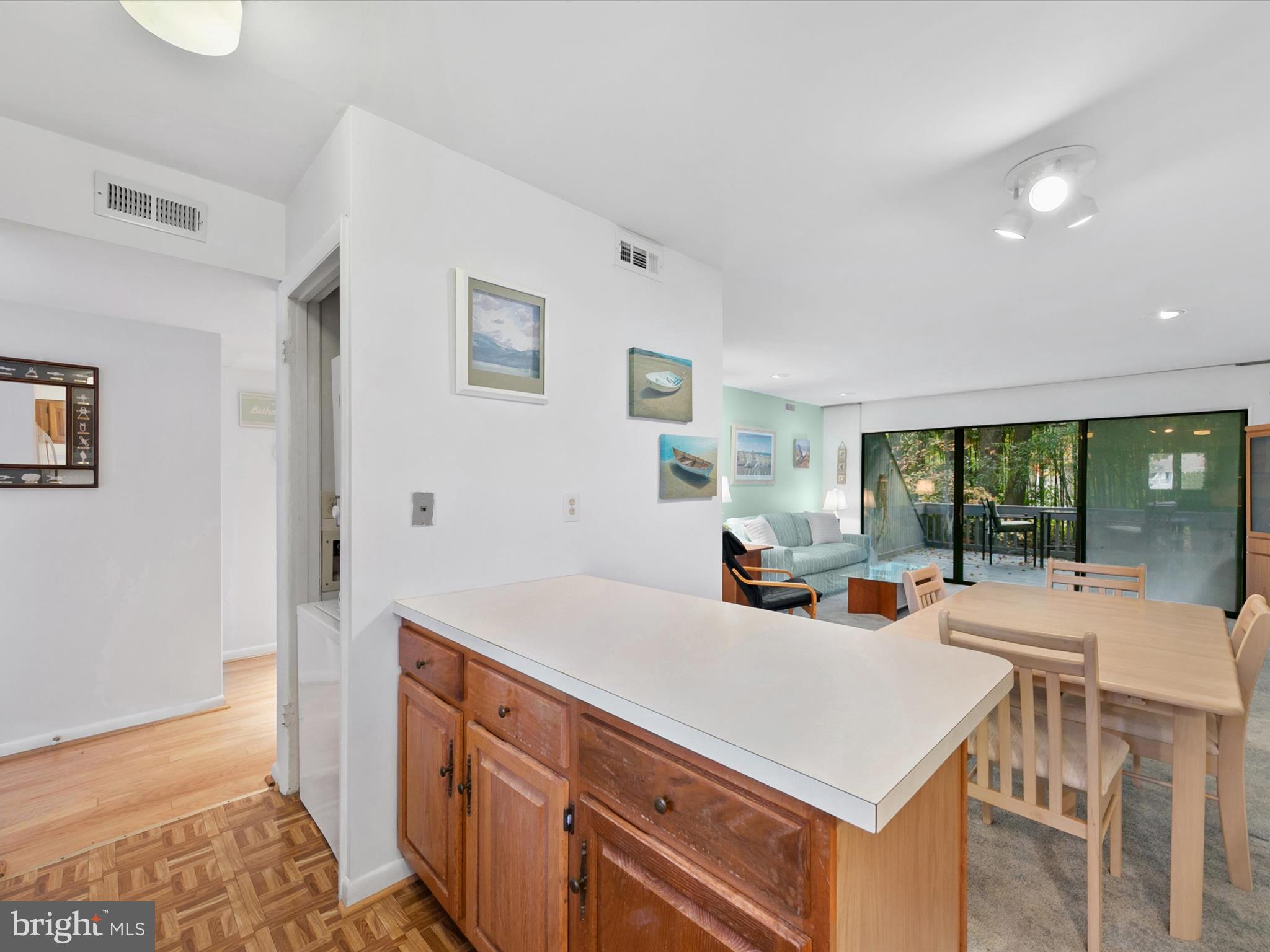 SEA COLONY WEST - Residential