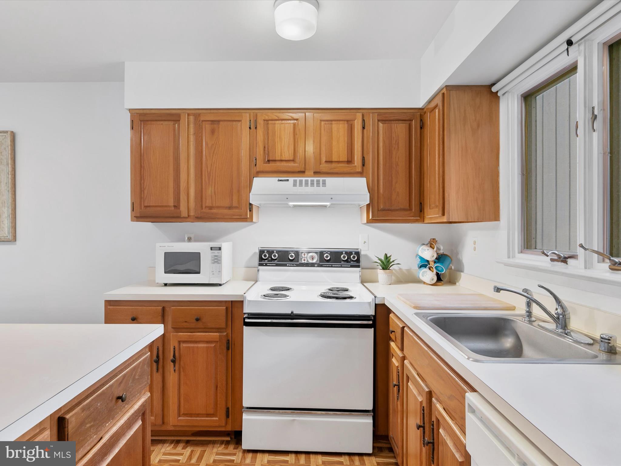 SEA COLONY WEST - Residential