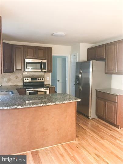 CAMELOT - Residential Lease