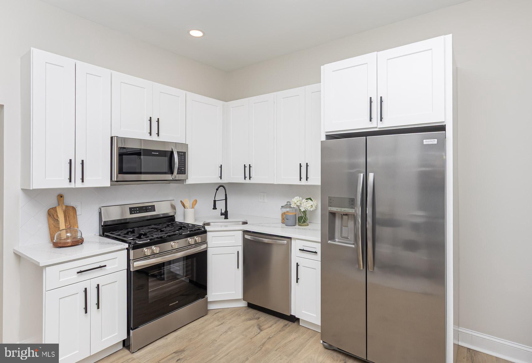 WINDSOR HILLS - Residential