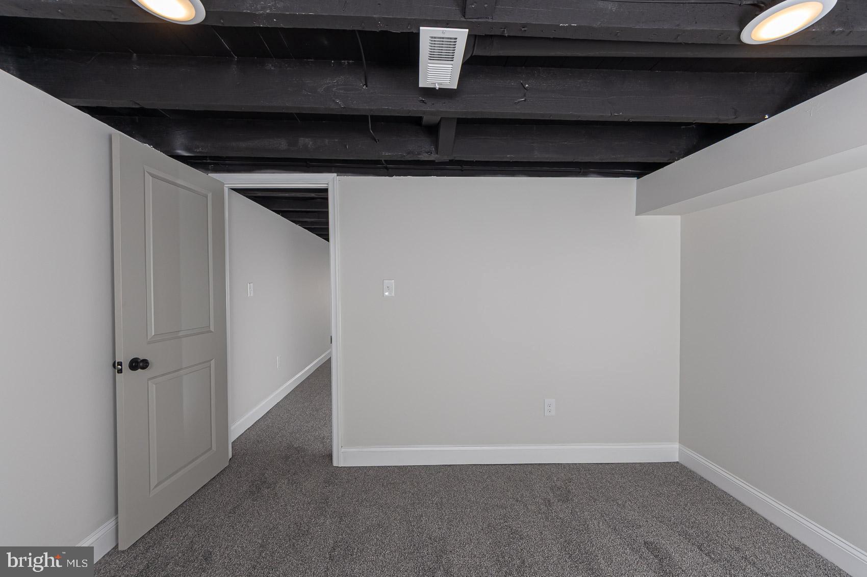 WINDSOR HILLS - Residential