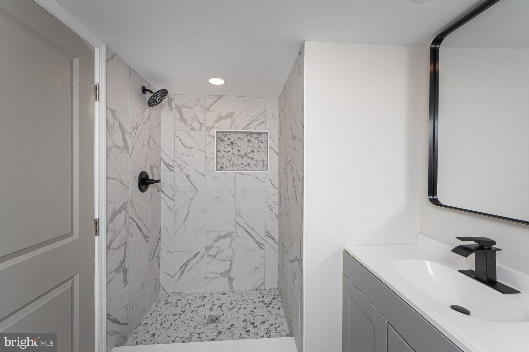 WINDSOR HILLS - Residential