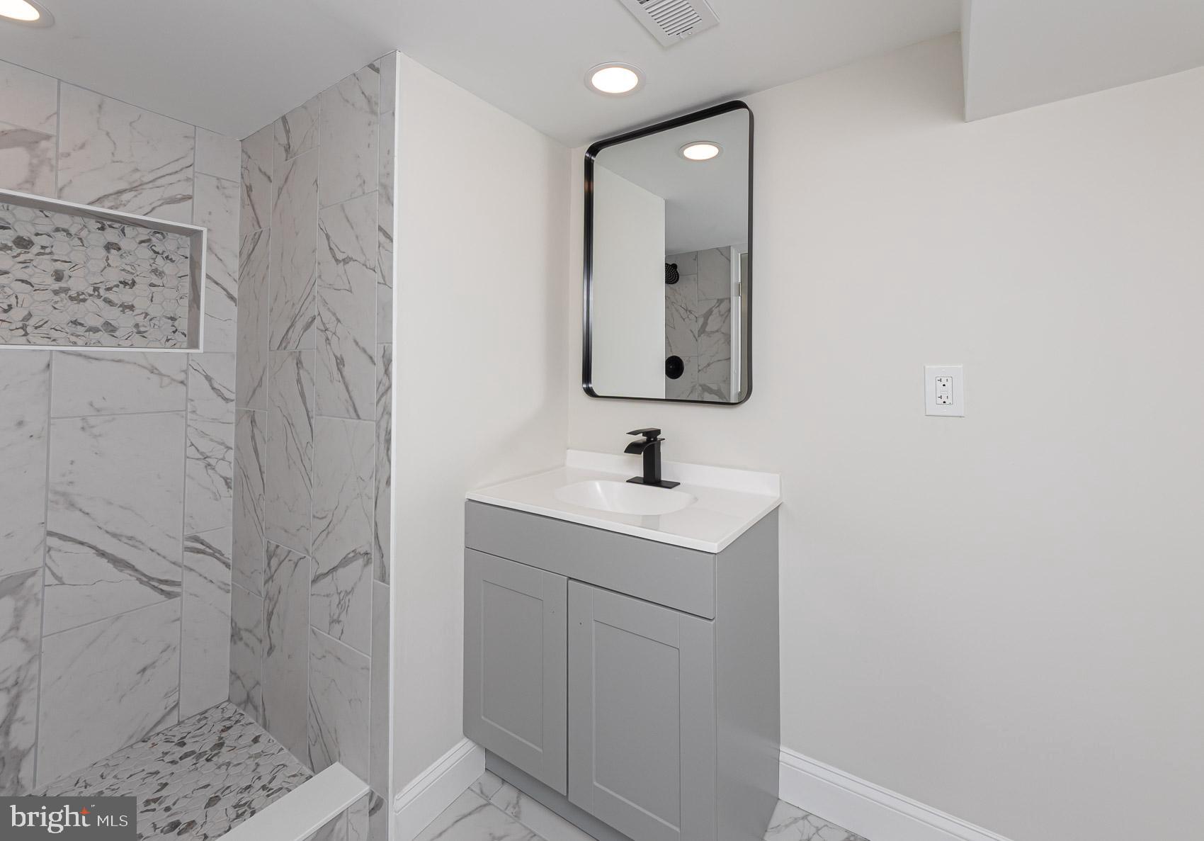 WINDSOR HILLS - Residential