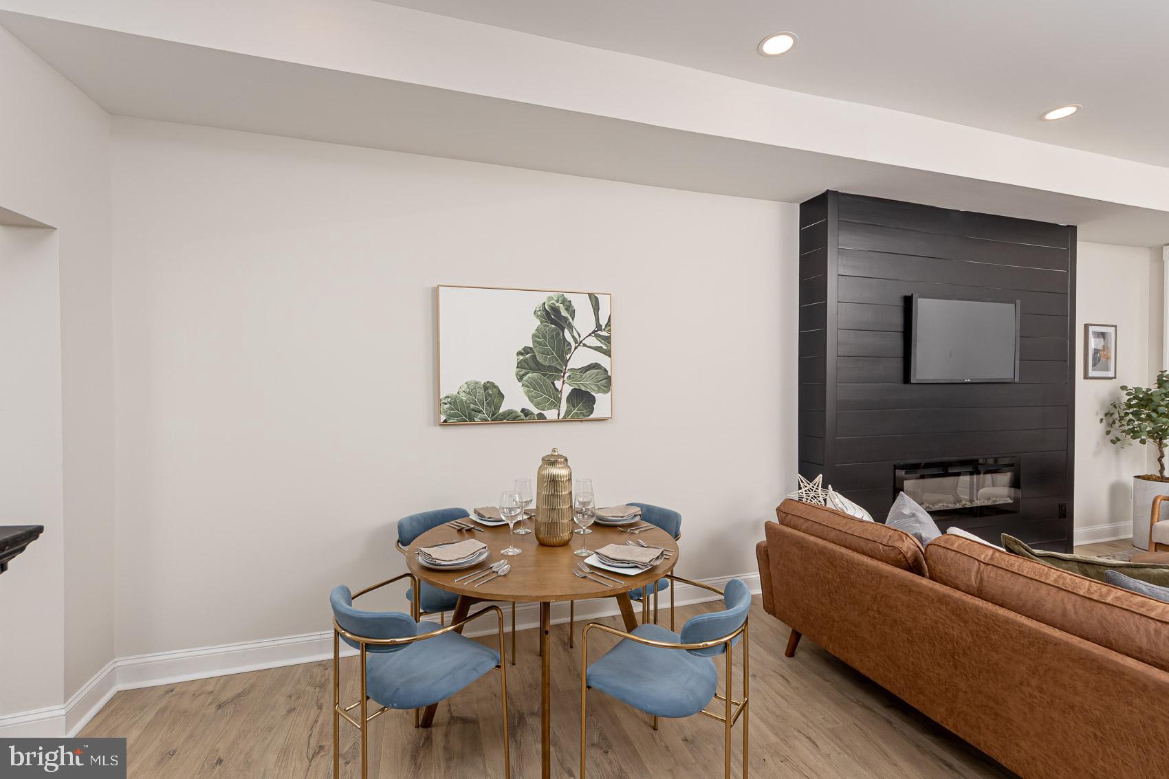 WINDSOR HILLS - Residential