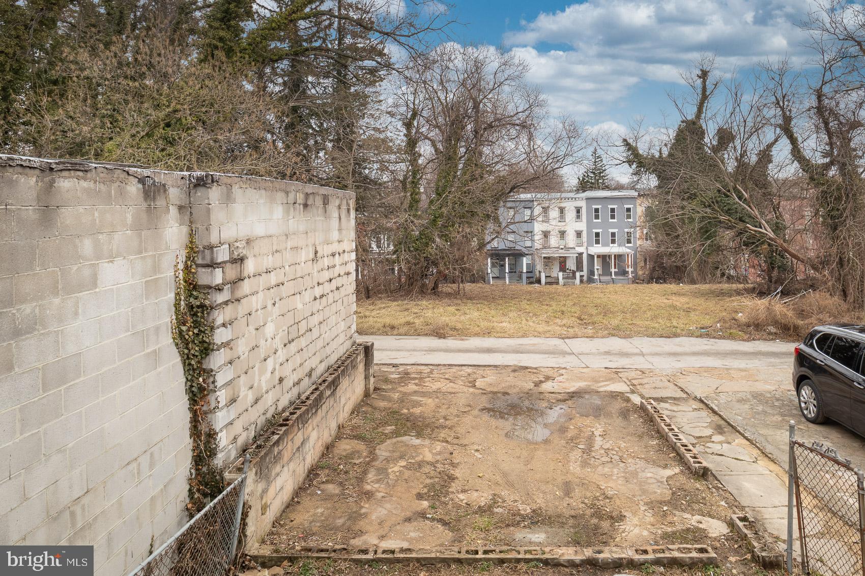 WINDSOR HILLS - Residential