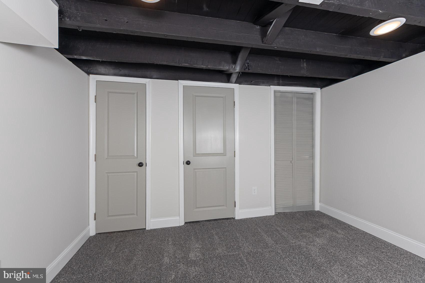 WINDSOR HILLS - Residential