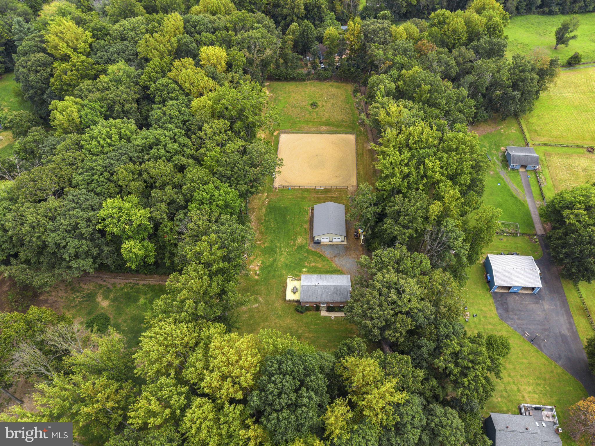5483 BEACH ROAD