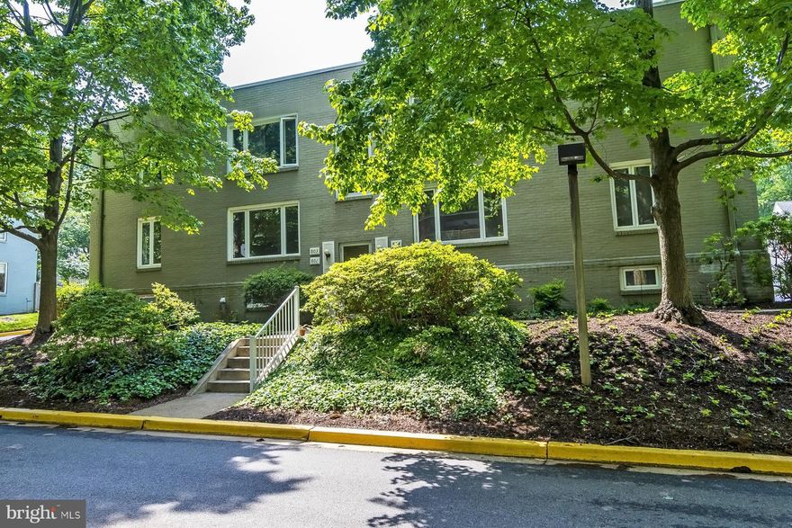 Severn River water privileges in Dreams Landing overlooking the Severn River.  Condo: 2 bedroom, 1 bath, hardwood floors.  Lovely community pool, dock/pier area.and club house.  New kitchen appliances and ceramic tile flooring. Updated bathroom vanity and mirror.  A hidden gem, call to see today.