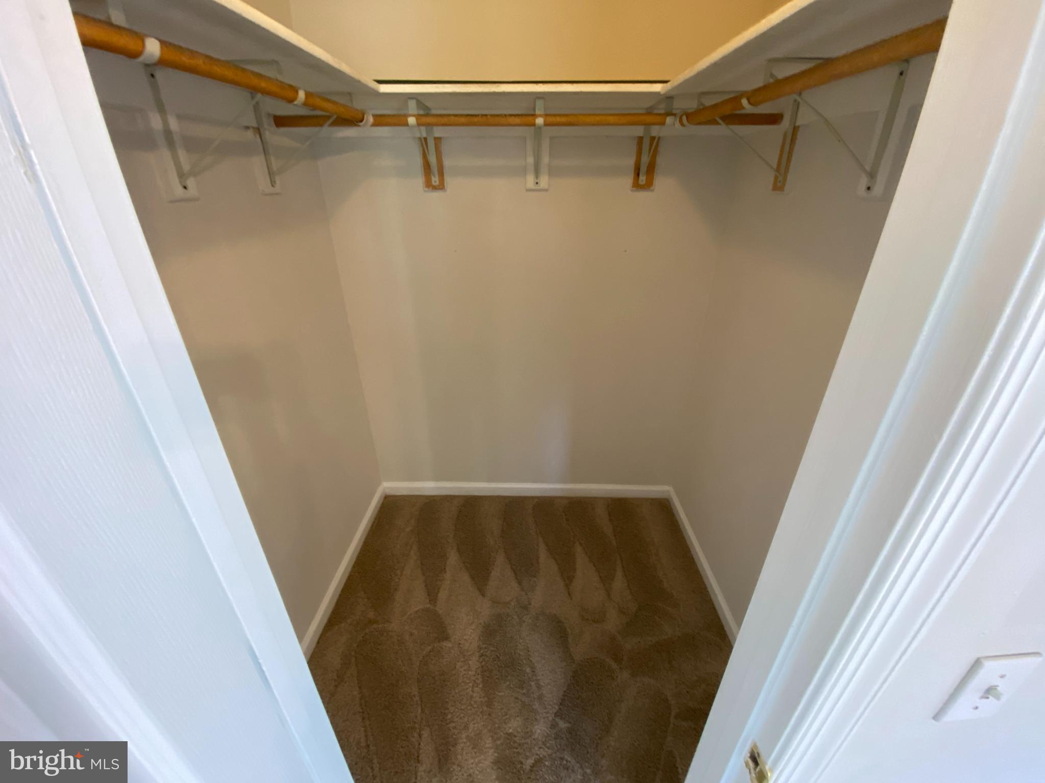 LAKE LAND OR - Residential Lease