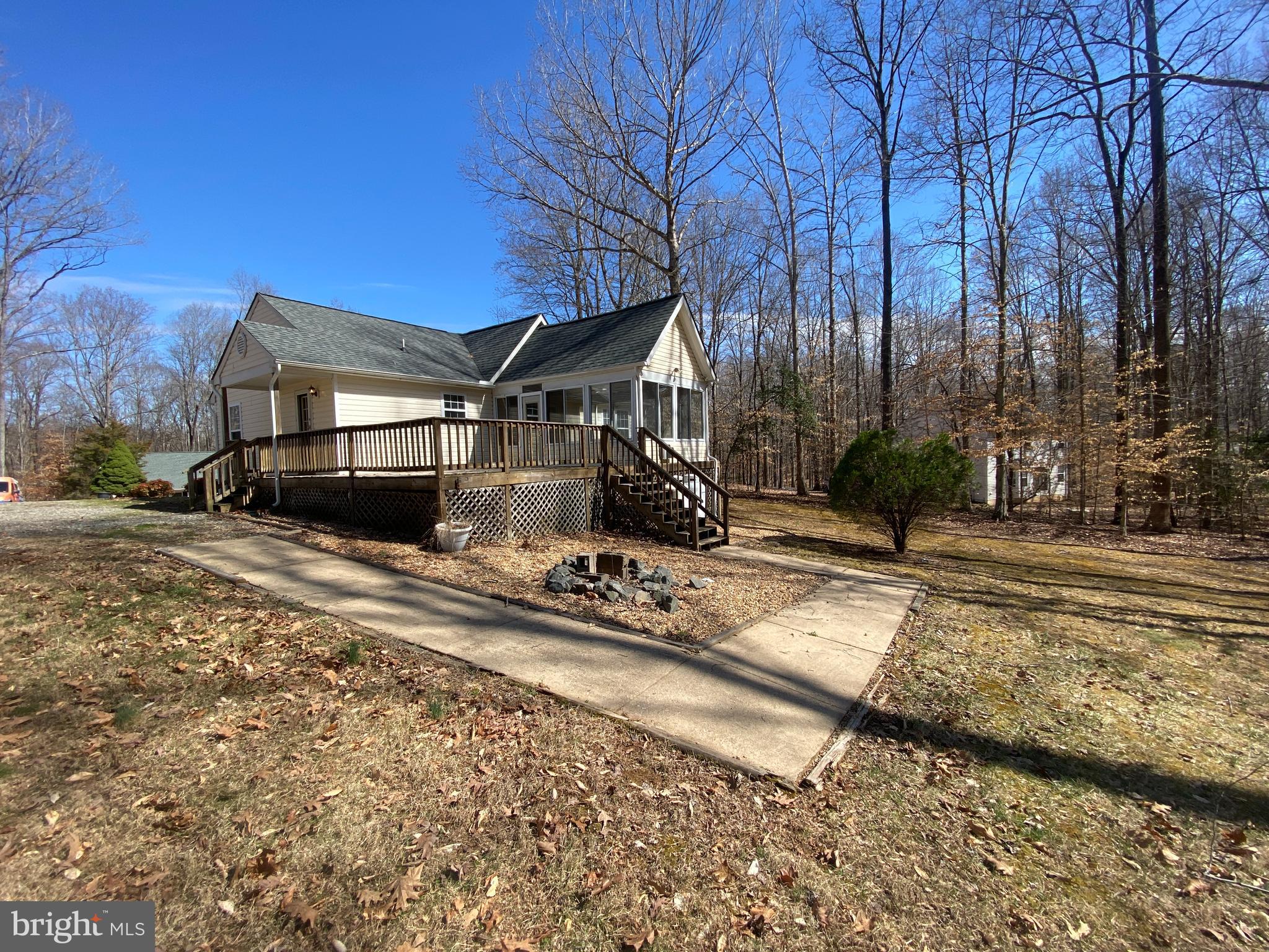 LAKE LAND OR - Residential Lease