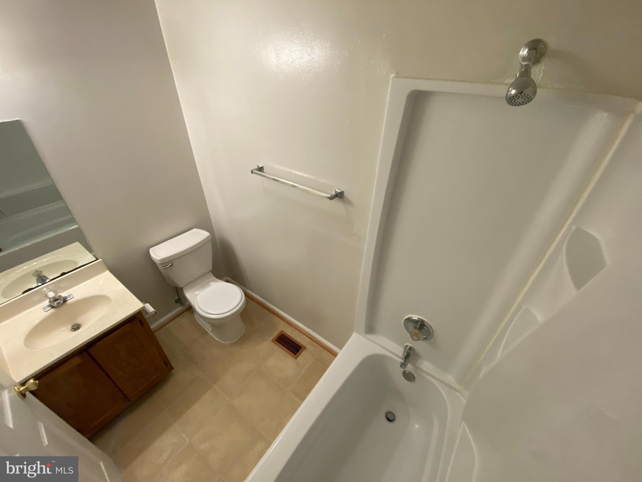 LAKE LAND OR - Residential Lease