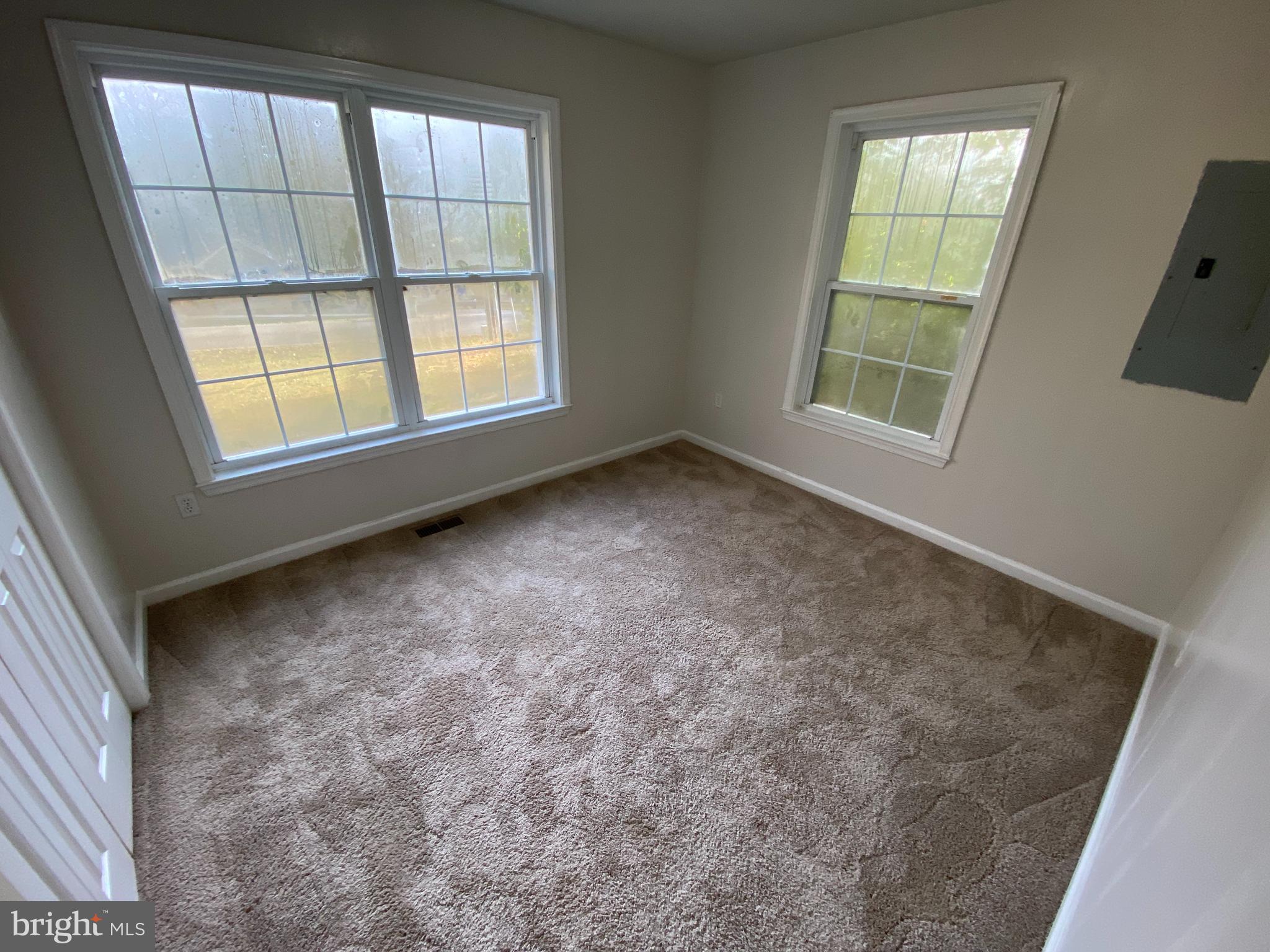 LAKE LAND OR - Residential Lease