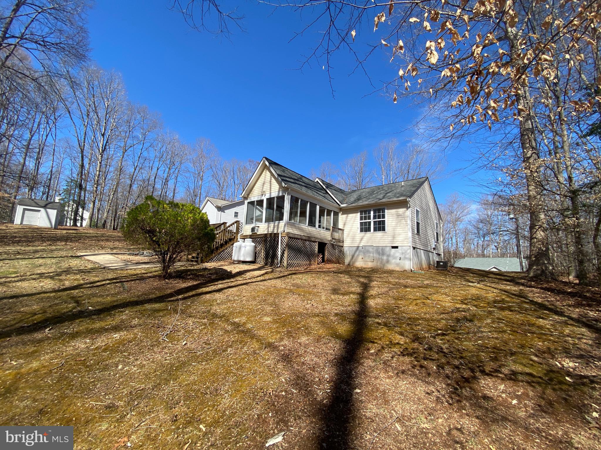 LAKE LAND OR - Residential Lease