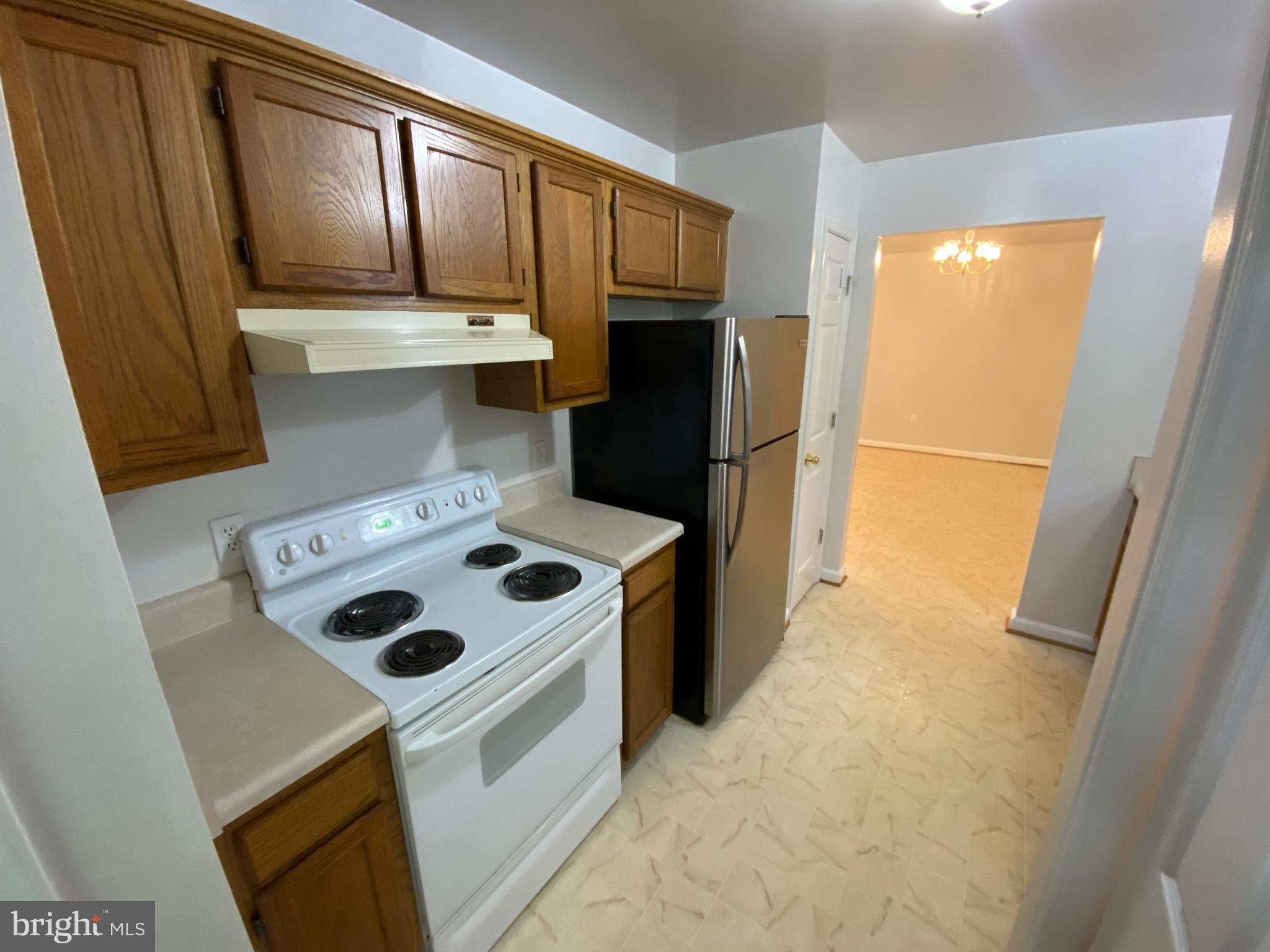 LAKE LAND OR - Residential Lease