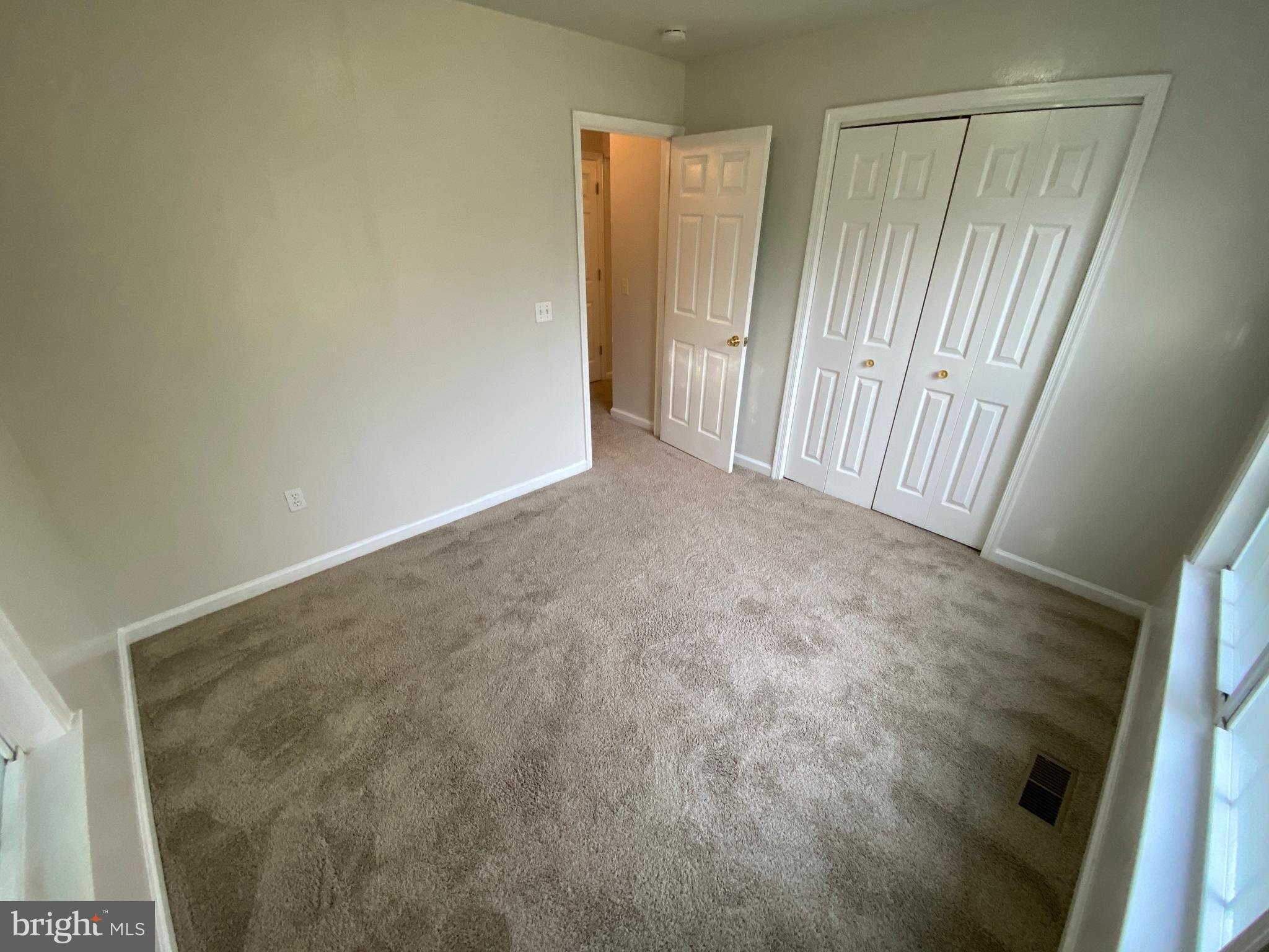 LAKE LAND OR - Residential Lease