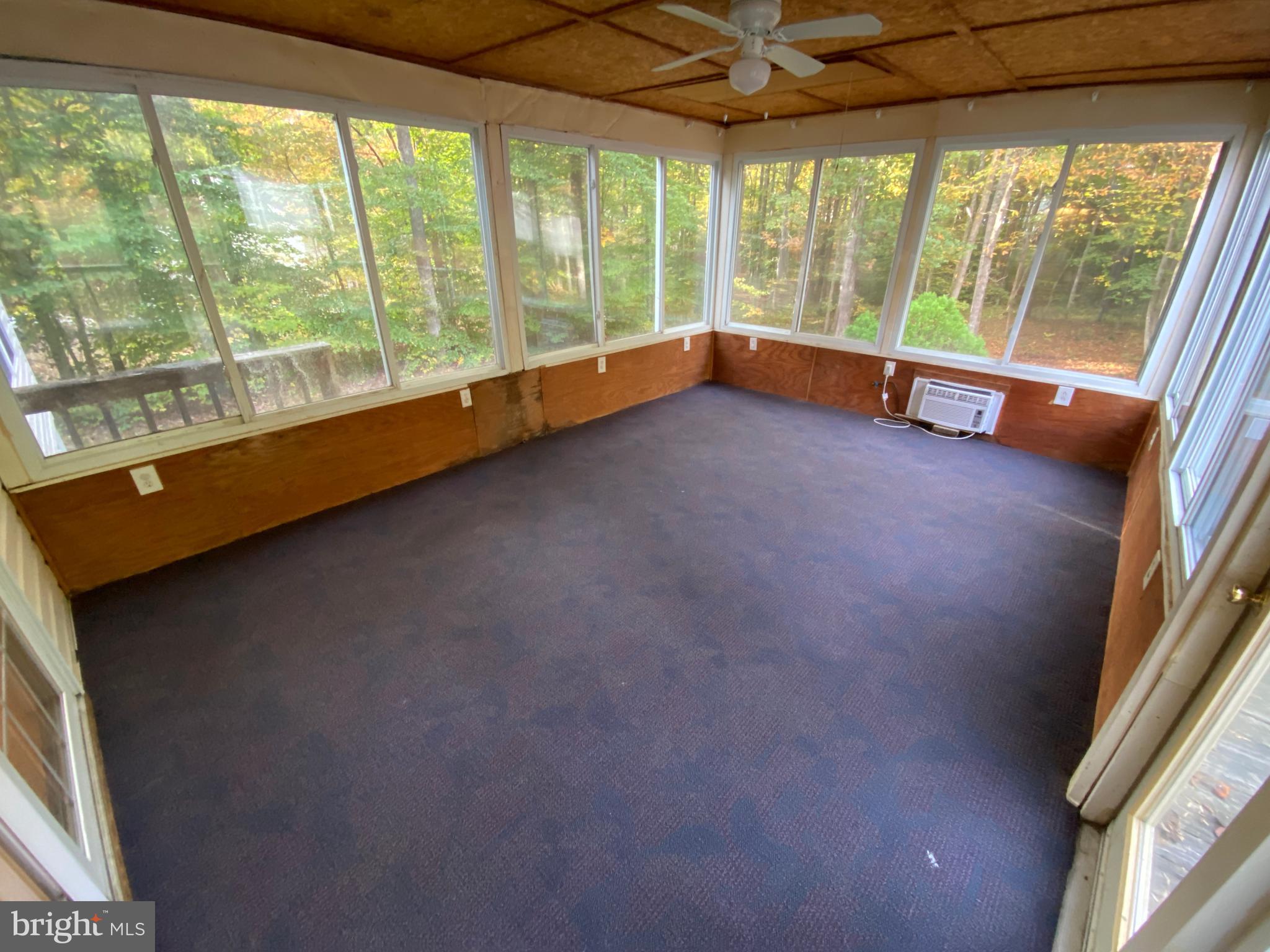 LAKE LAND OR - Residential Lease