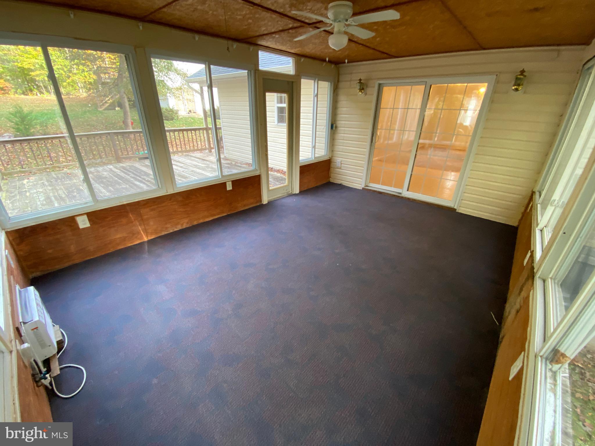 LAKE LAND OR - Residential Lease