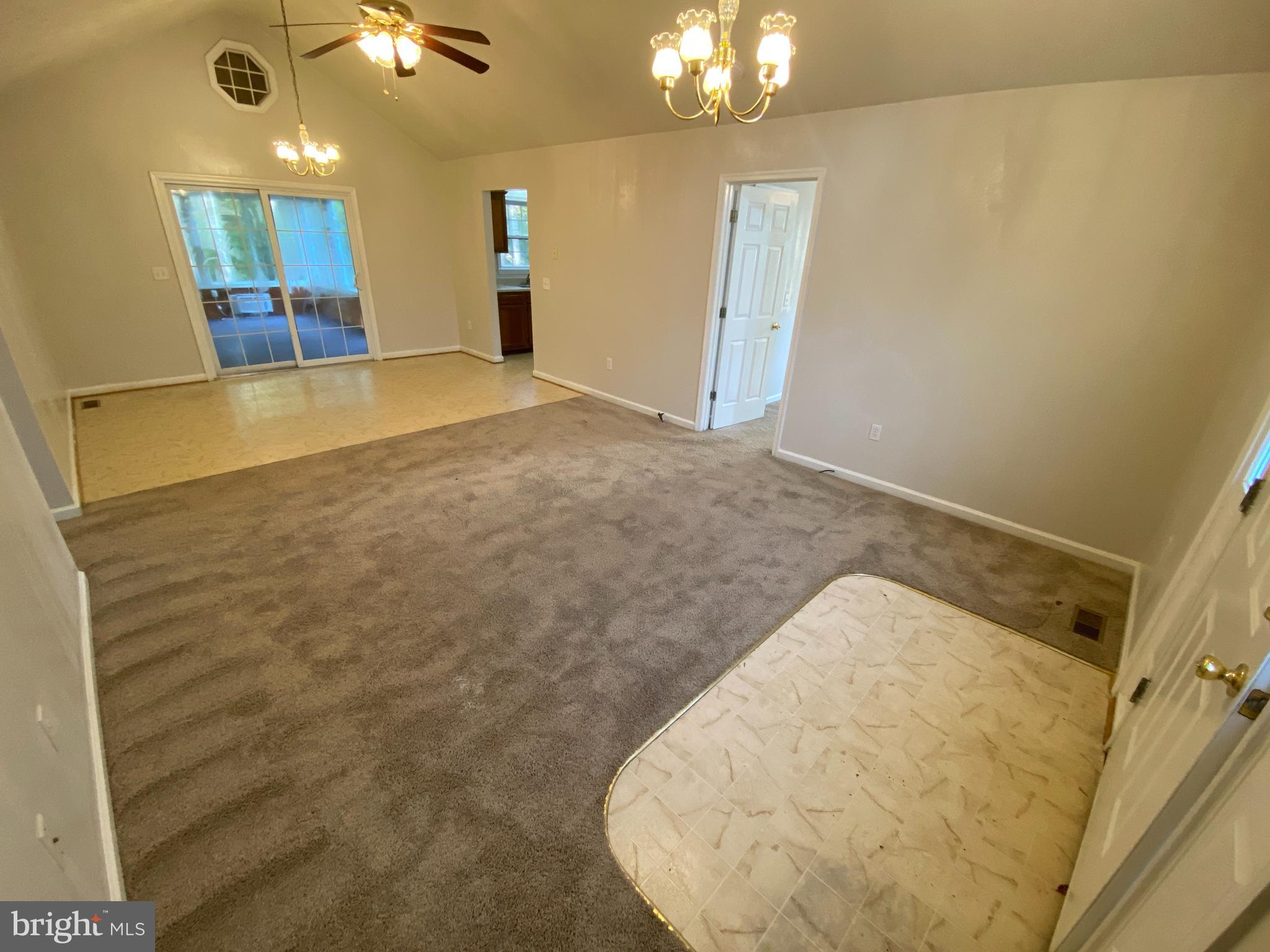 LAKE LAND OR - Residential Lease