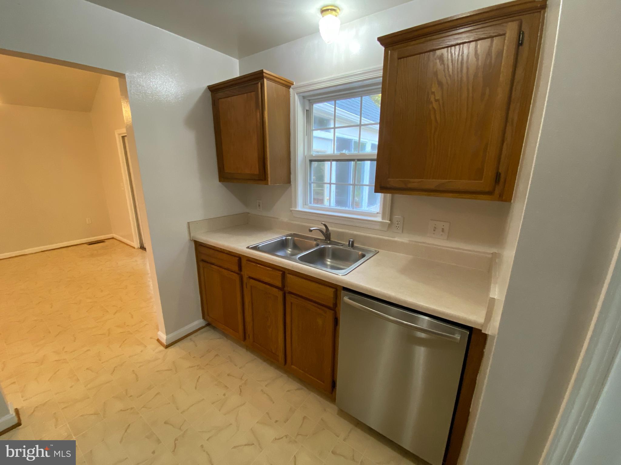 LAKE LAND OR - Residential Lease