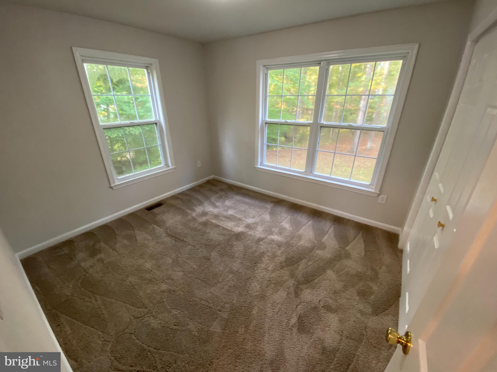 LAKE LAND OR - Residential Lease