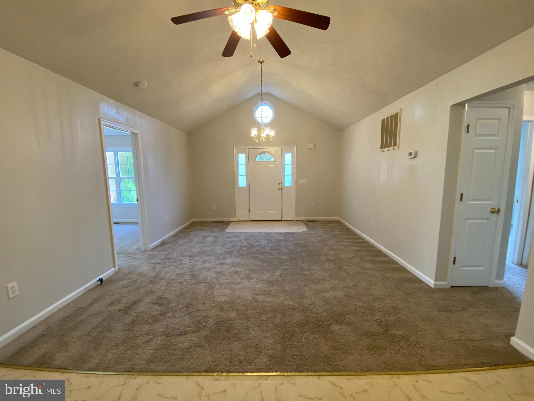 LAKE LAND OR - Residential Lease