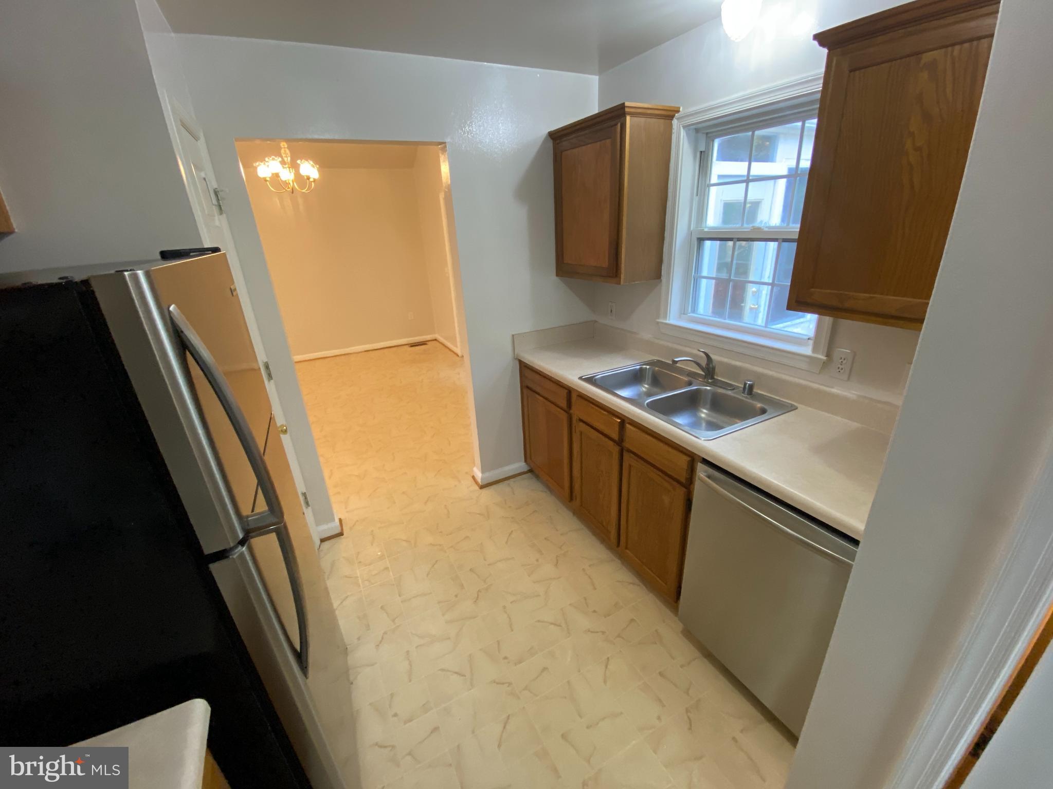 LAKE LAND OR - Residential Lease