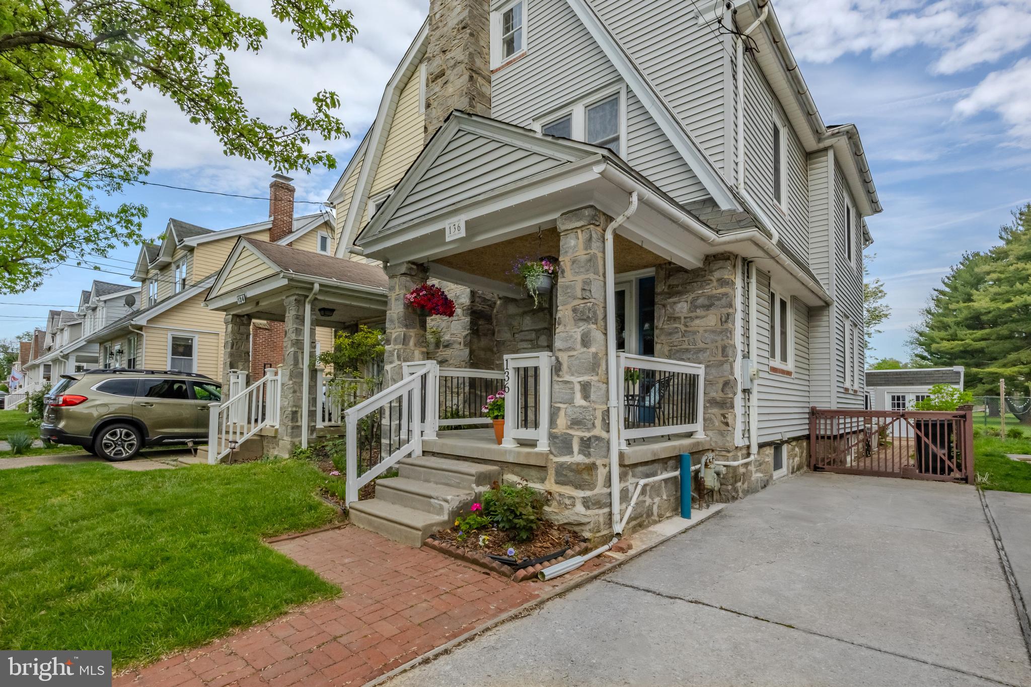 OAKMONT - Residential