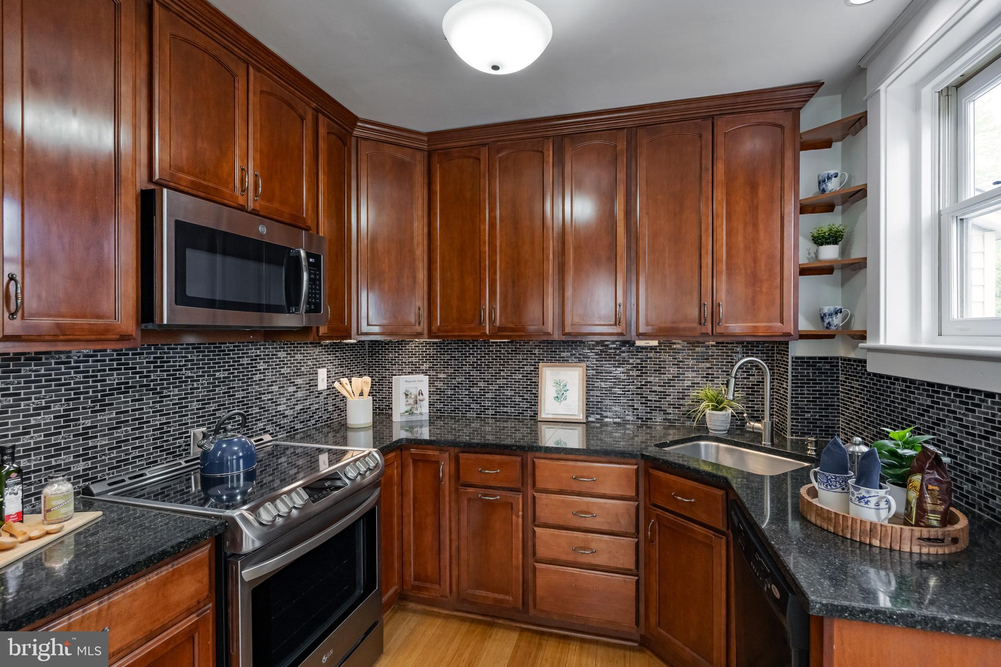 OAKMONT - Residential