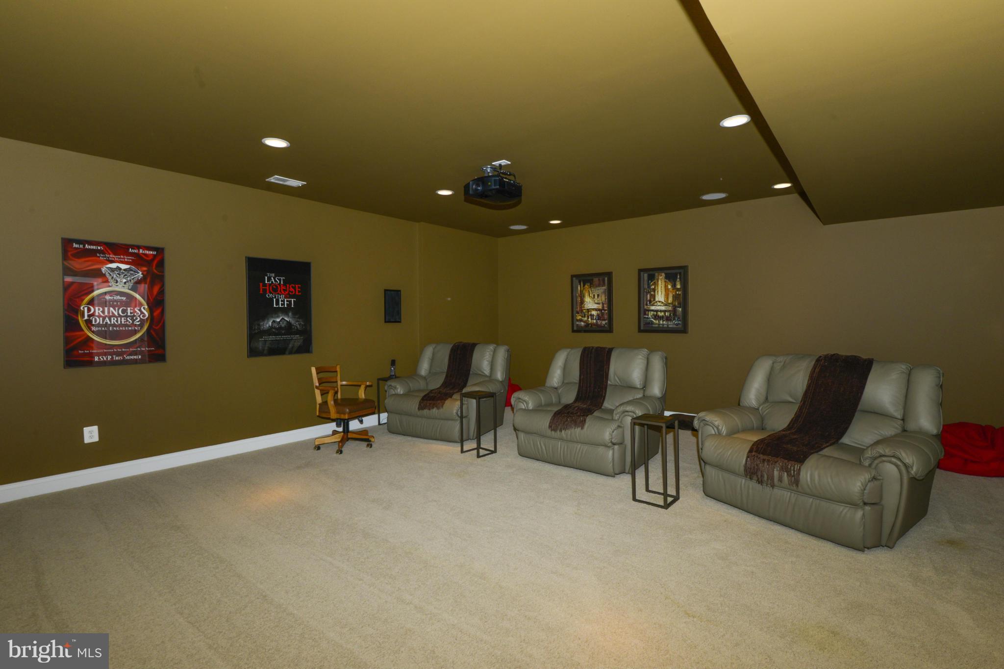 RIVERWOOD - Residential