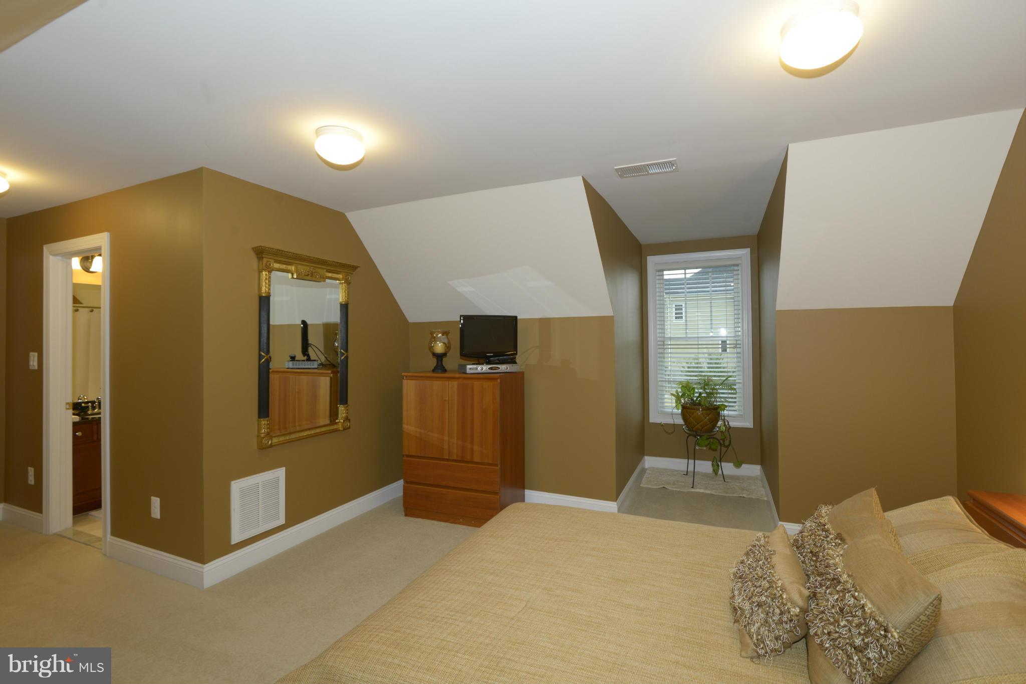 RIVERWOOD - Residential