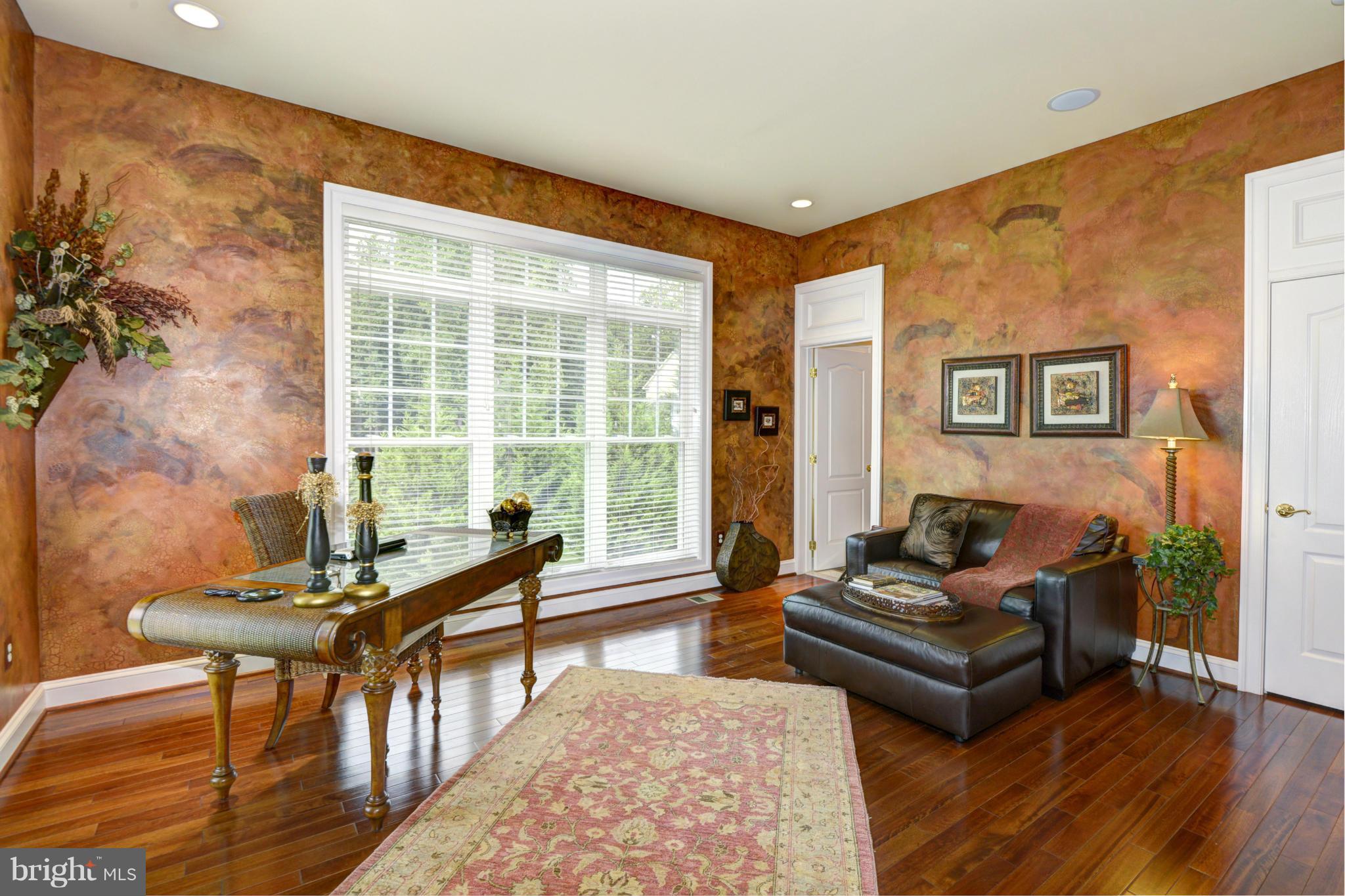 RIVERWOOD - Residential