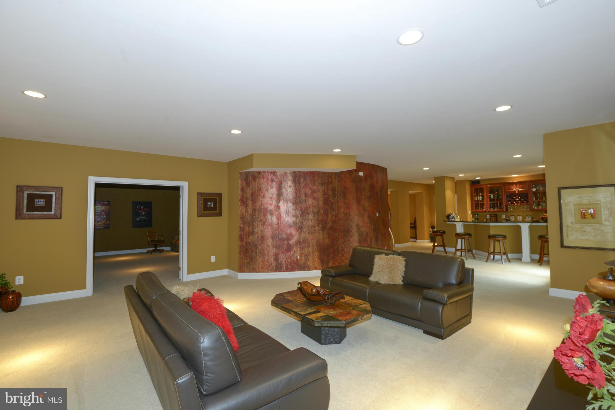 RIVERWOOD - Residential