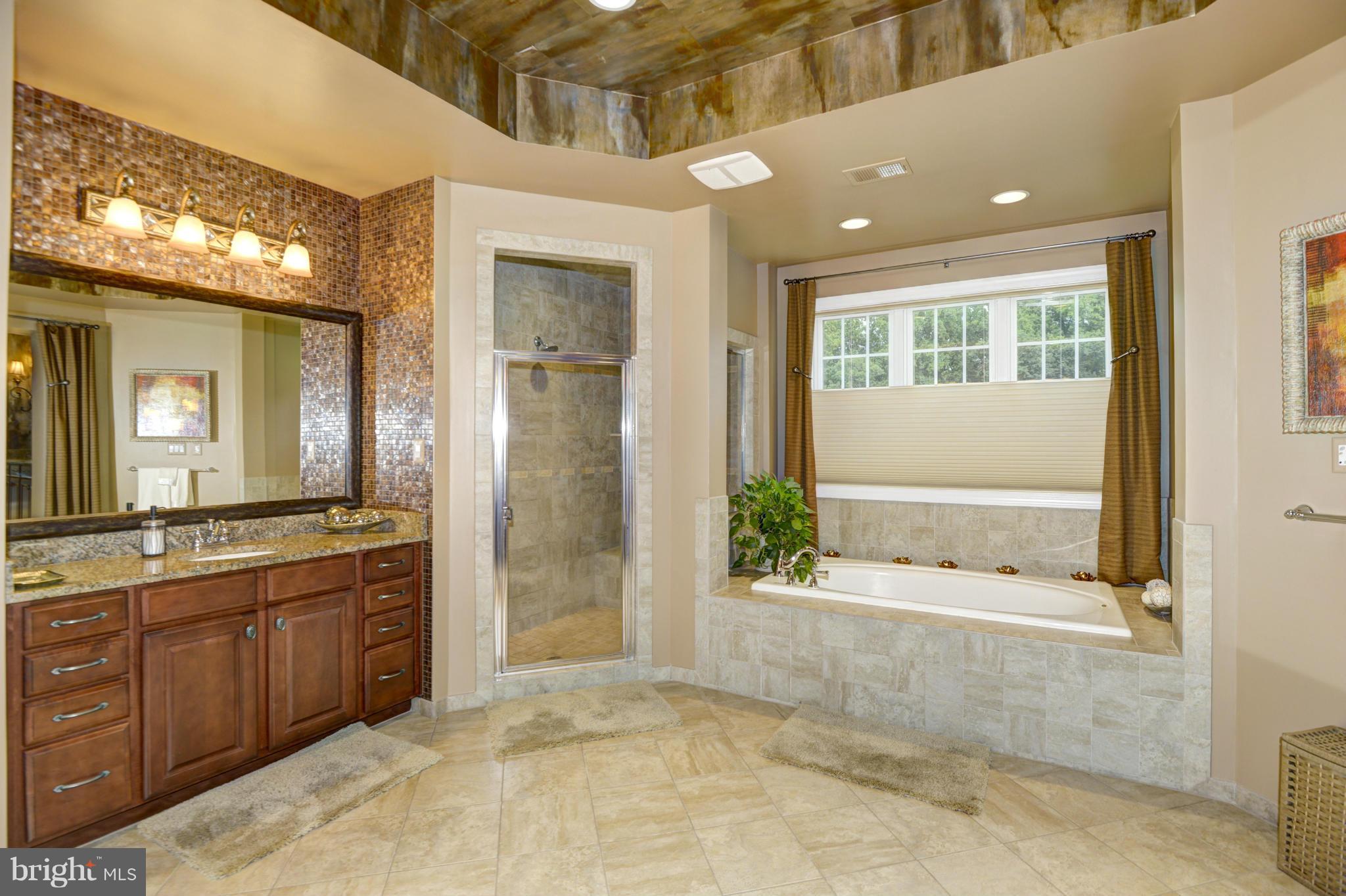 RIVERWOOD - Residential