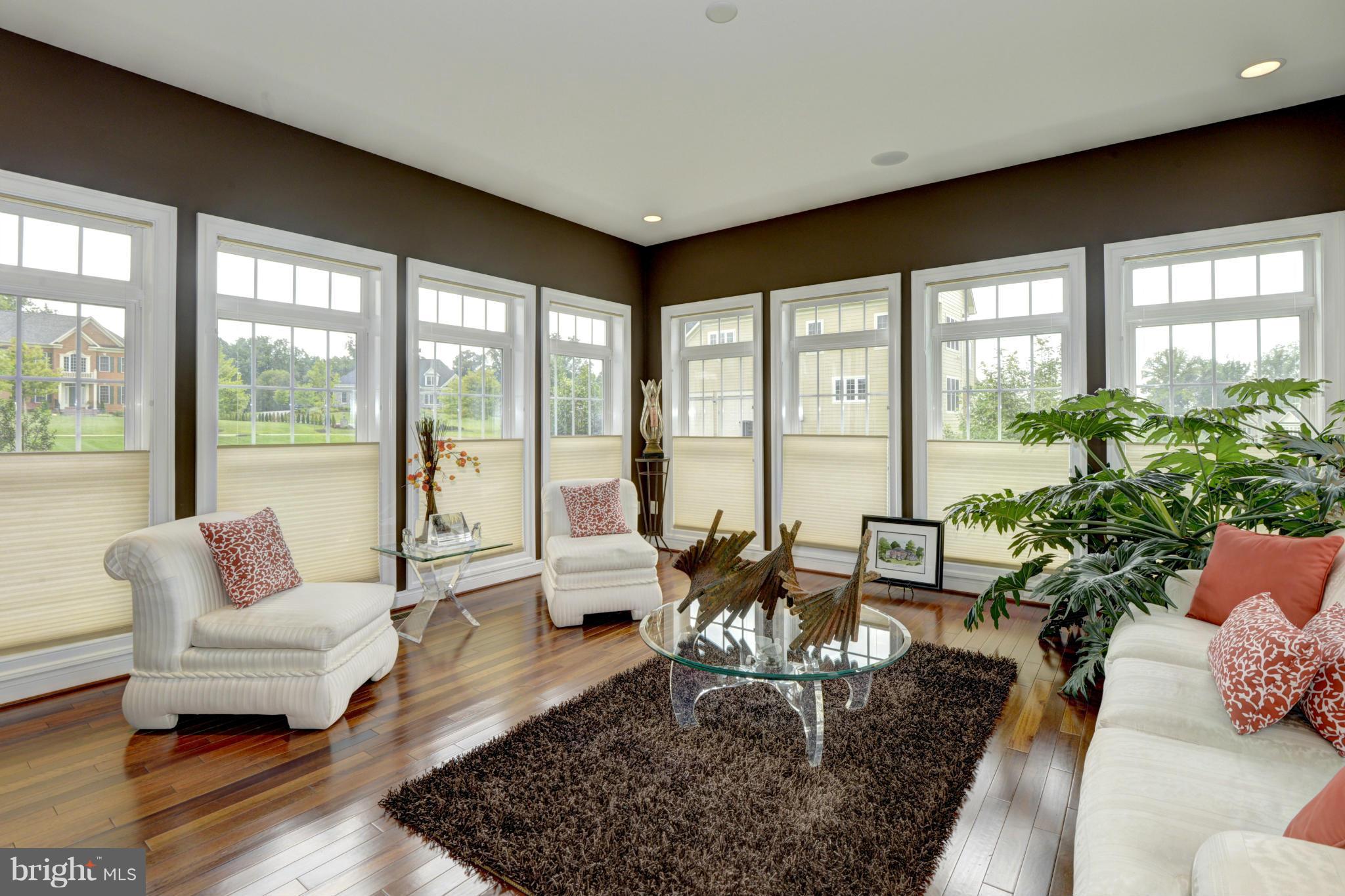 RIVERWOOD - Residential