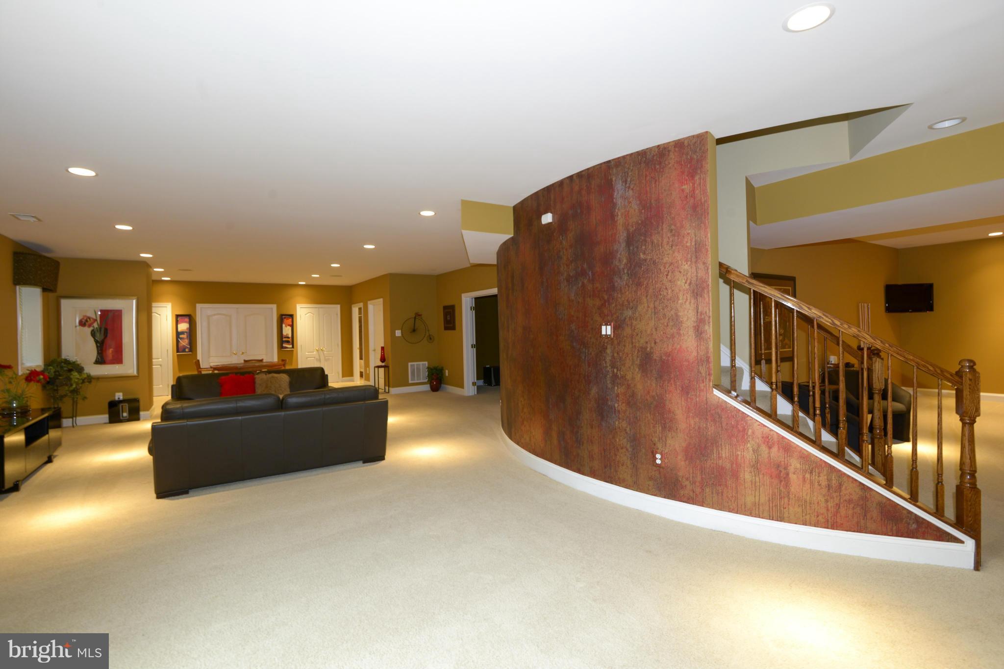 RIVERWOOD - Residential