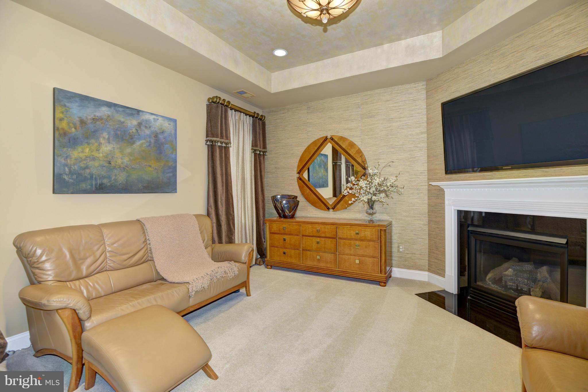 RIVERWOOD - Residential