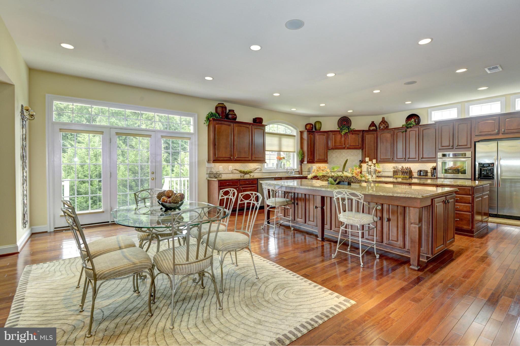 RIVERWOOD - Residential