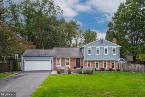 Photo of 15004 Rocking Spring Drive, ROCKVILLE, MD 20853 (MLS # MDMC2254776)