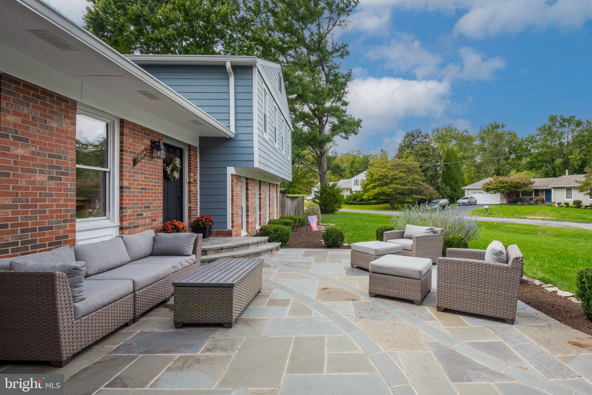 15004 ROCKING SPRING DRIVE