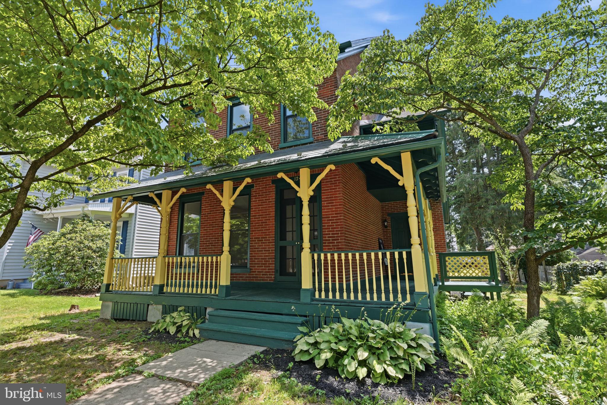 124 E CEDAR ROAD