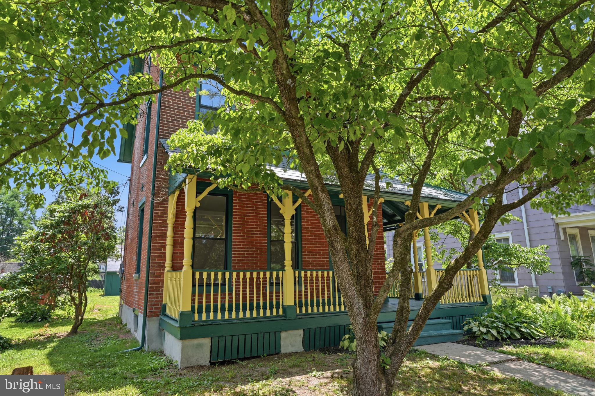 124 E CEDAR ROAD