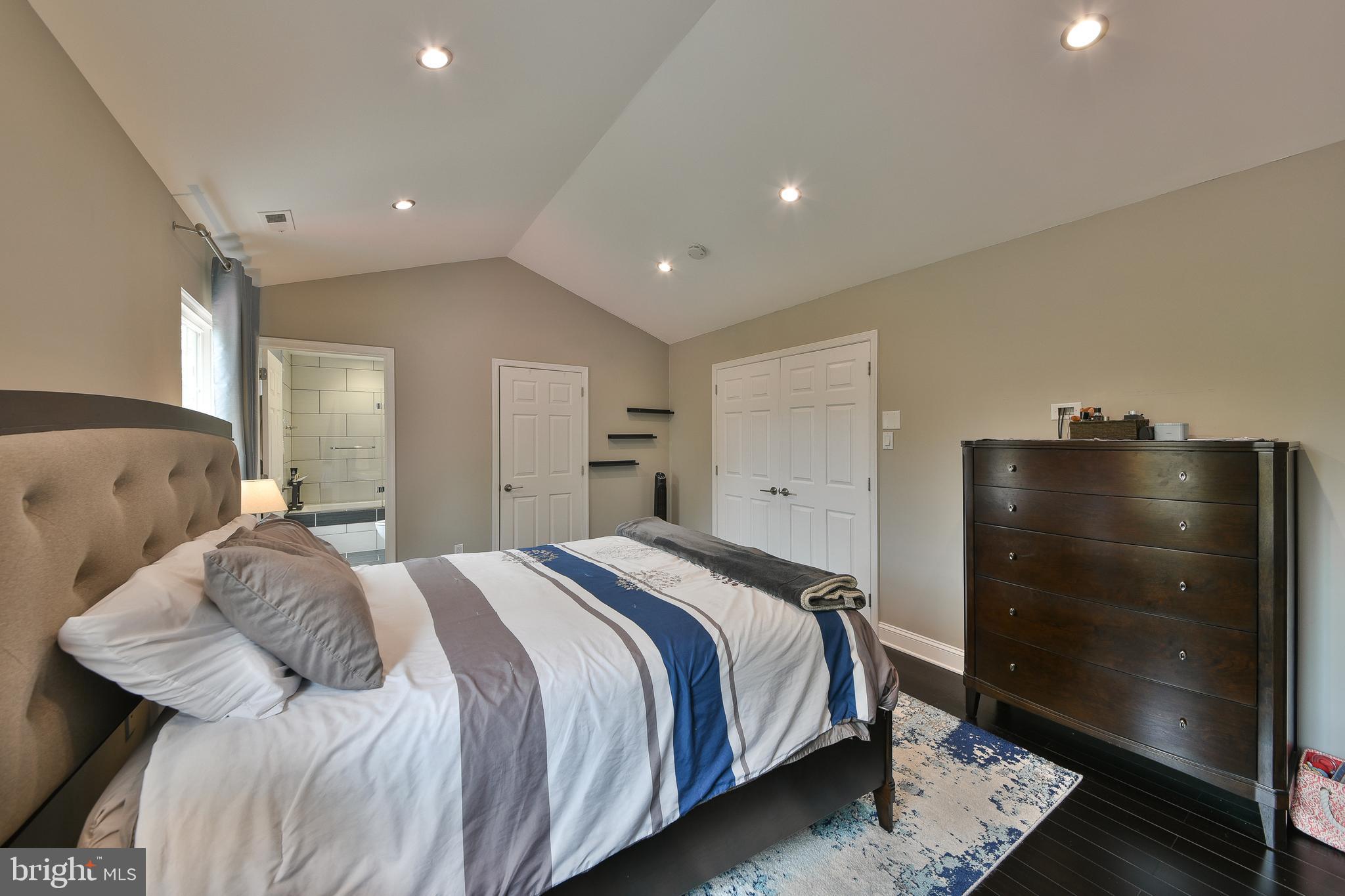 CREEKWOOD - Residential