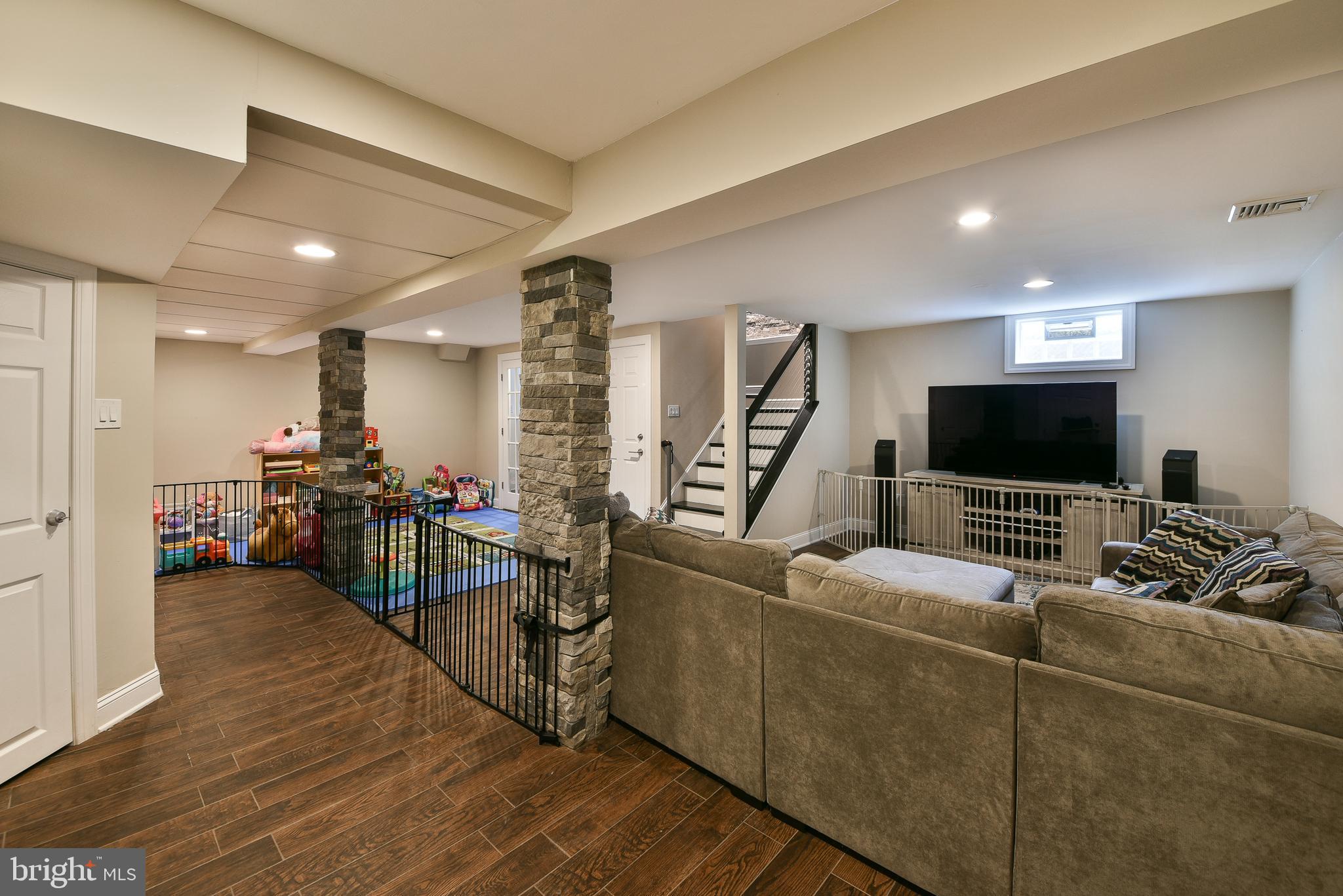 CREEKWOOD - Residential