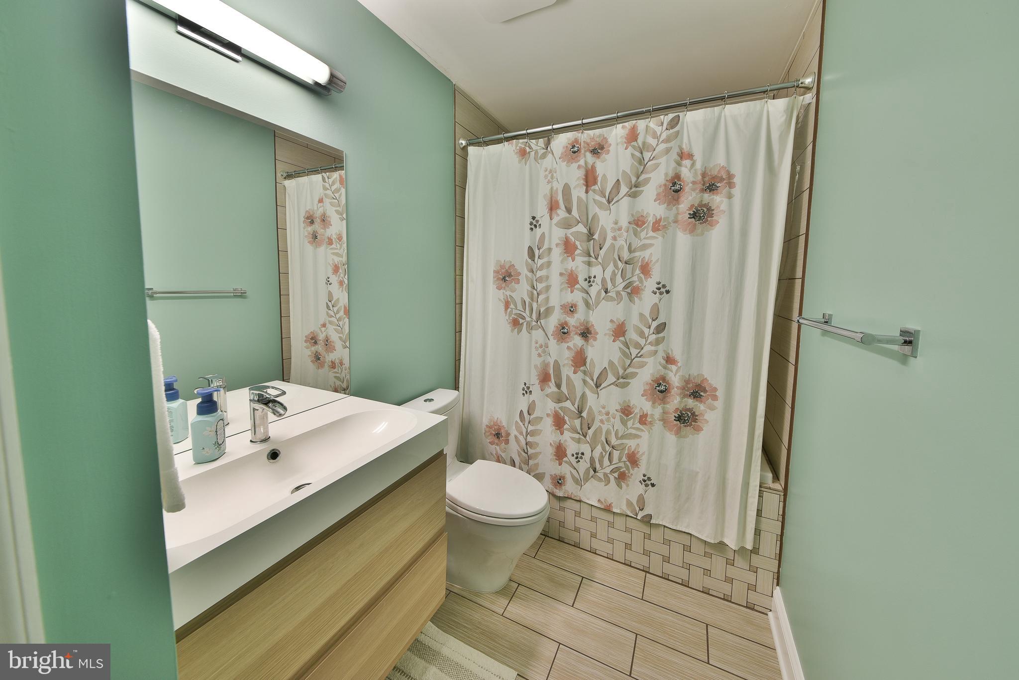 CREEKWOOD - Residential